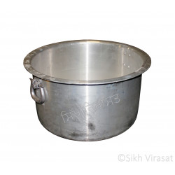 Patila (Punjabi: ਪਤੀਲਾ) Kunde Wala Aluminium or Aluminum Color – Silver Size – 19 Inch Number 38 Patila (Punjabi: ਪਤੀਲਾ) Kunde Wala Aluminium or Aluminum Color – Silver Size – 19 Inch Number 38